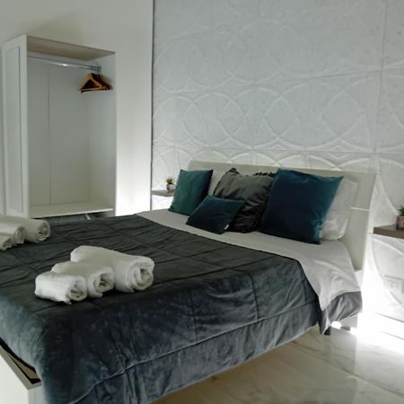 Donna Rita House Apartment Napoli Bagian luar foto