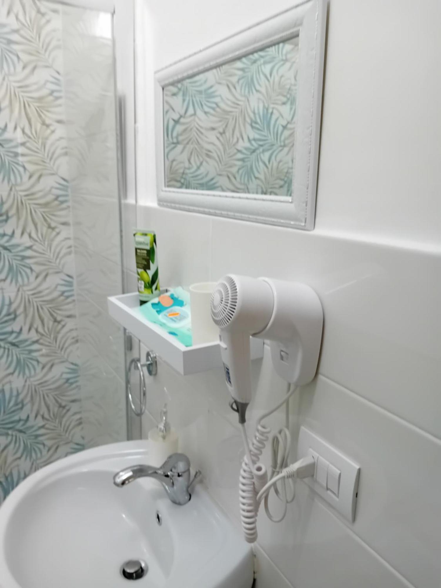 Donna Rita House Apartment Napoli Bagian luar foto