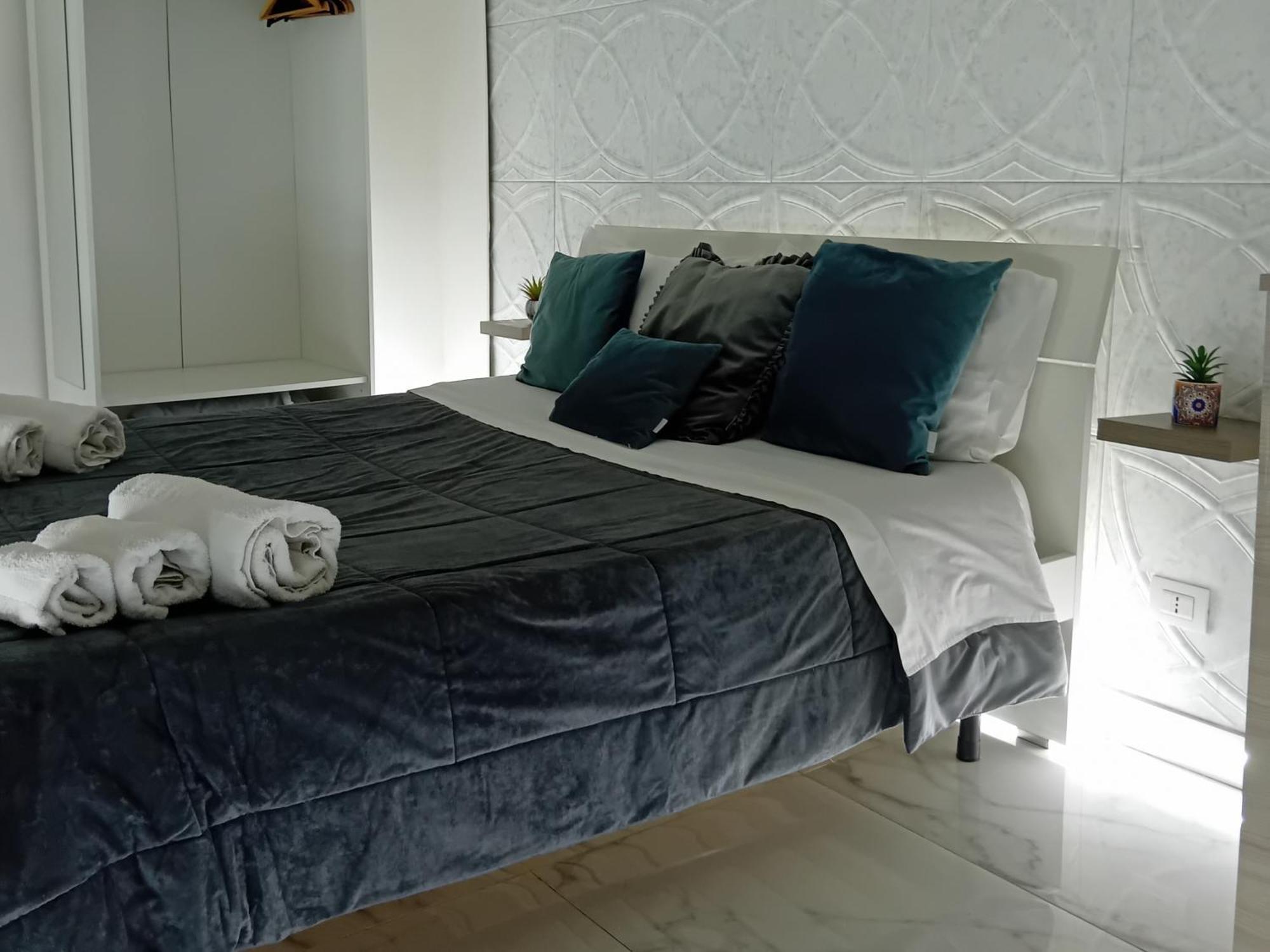 Donna Rita House Apartment Napoli Bagian luar foto